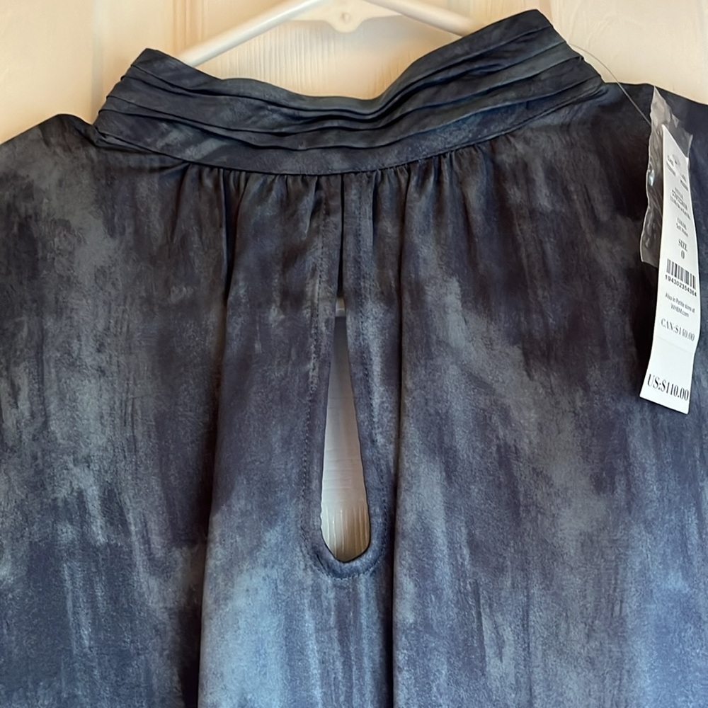 Keyhole blouse - Picture 7 of 8